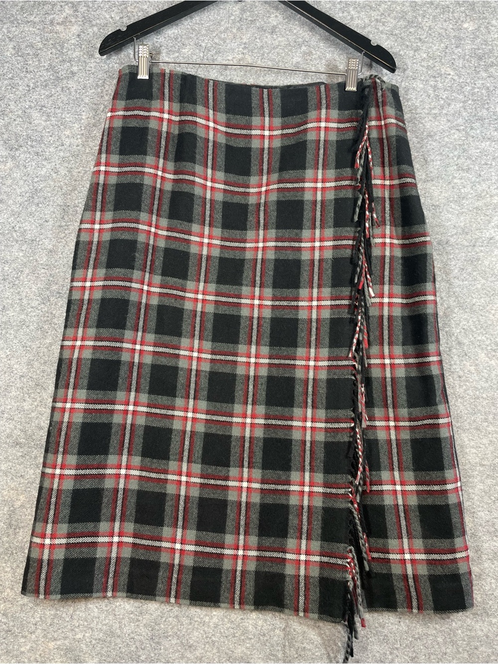 Villager Wool Plaid Faux Wrap Skirt Size 16 Grey Red Fringe Midi Academia Preppy